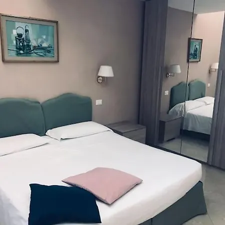 43 Ampio E Comodo Nel Centro Di Lägenhet *