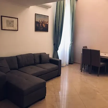 43 Ampio E Comodo Nel Centro Di *